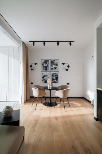 San Lorenzo Labicana Luxury Apartment — 4-Star Luxury Hotel in Rome, Italy