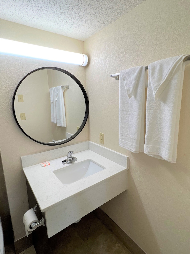 James River Inn & Suites - photo 19