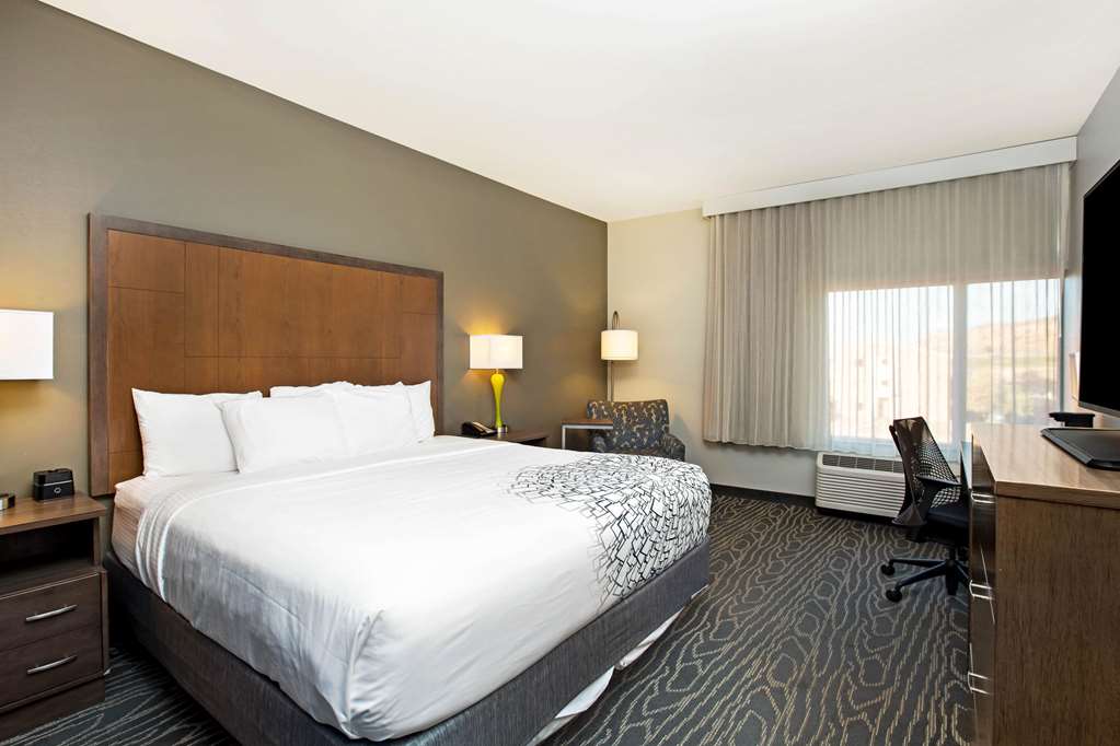 La Quinta Inn & Suites by Wyndham Page at Lake Powell - photo 38