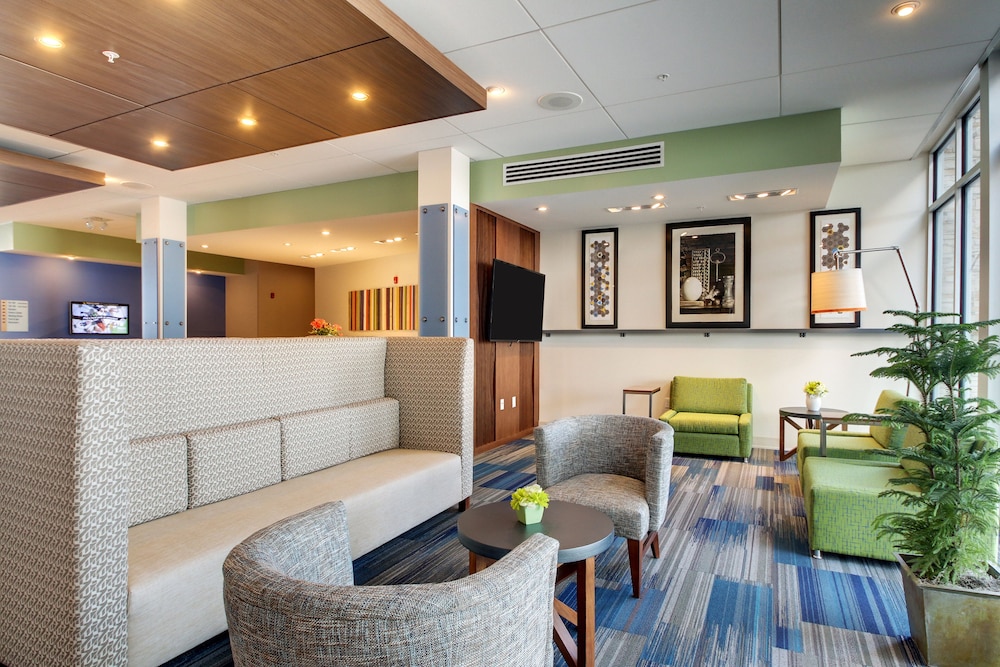 Holiday Inn Express & Suites Galesburg by IHG - photo 62