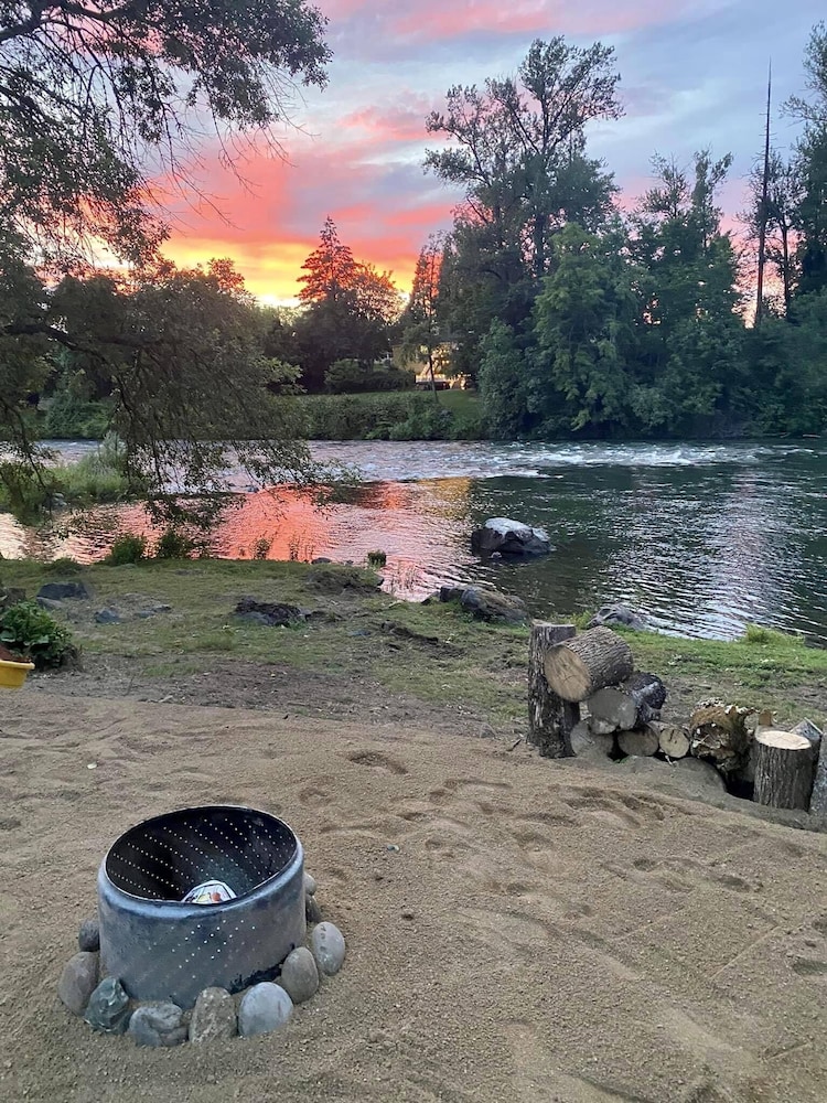Rogue River Resort - photo 21