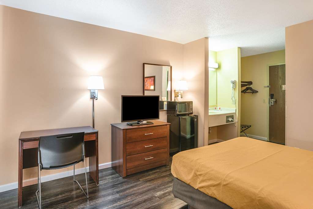 Econo Lodge Princeton - photo 19