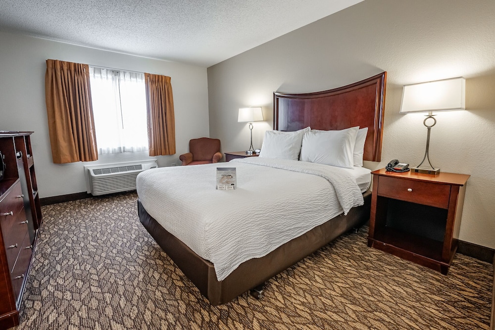 Christopher Inn and Suites - photo 36