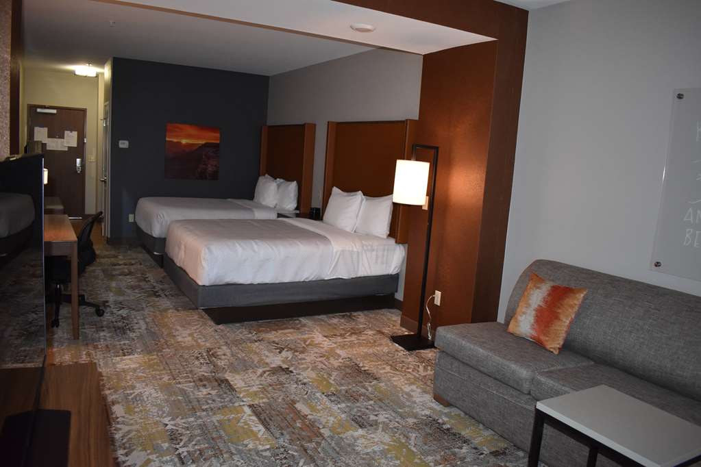 La Quinta Inn & Suites by Wyndham Flagstaff East I - photo 11