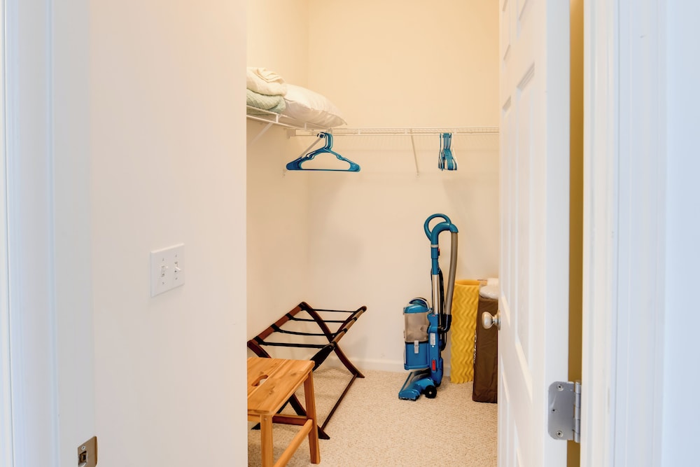 4 Mi to Beach: Lewes Townhome w Ping pong Table — Rehoboth Beach — photo 3