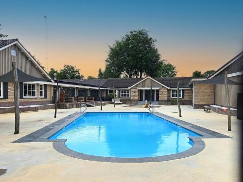 Beautiful holiday home with spacious garden — 4-Star Luxury Hotel in Voorthuizen, Netherlands