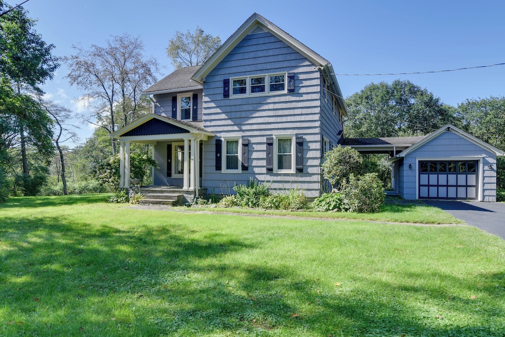 Rustic Bainbridge Retreat with Spacious Yard — hotel in Bainbridge