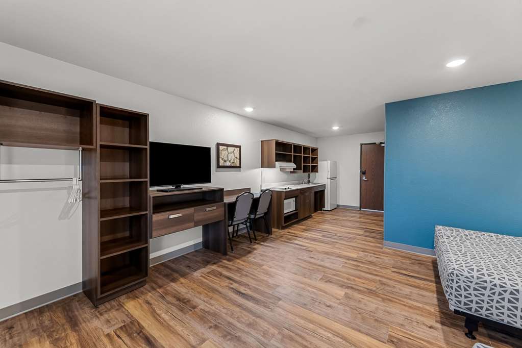 Woodspring Suites Kansas City Airport - photo 21