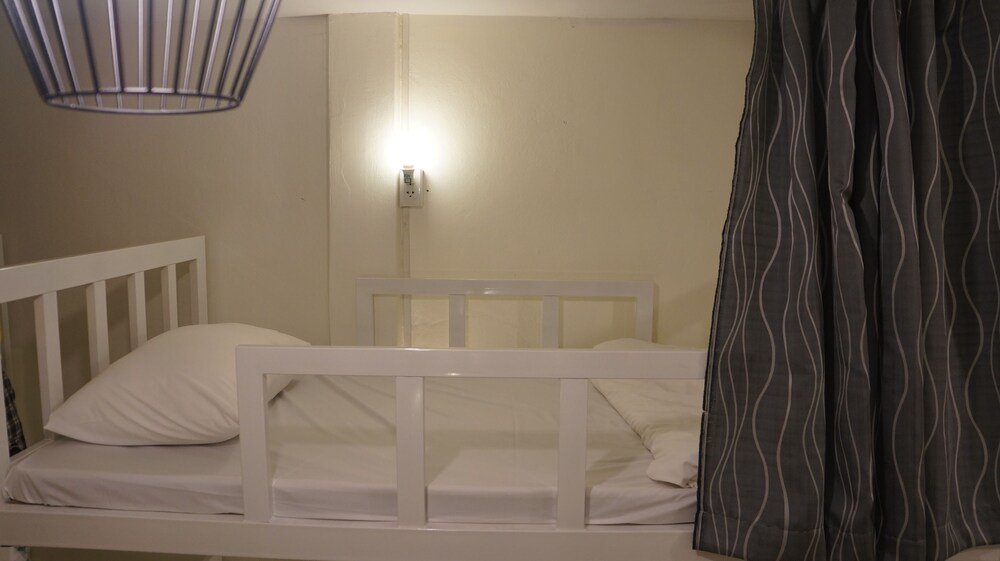 Wake Up Hostel Bangkok