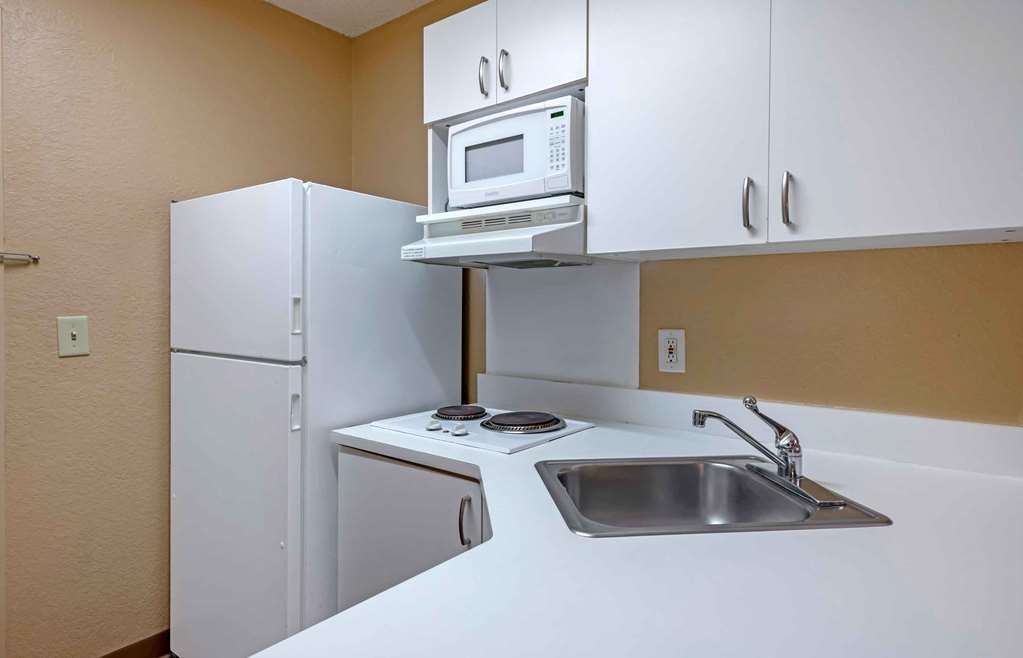 Extended Stay America Select Suites Orlando Conven Ctr Sports Complex - photo 18