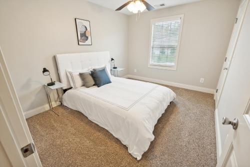 Biltmore Luxury 1513 #3 Townhomes l 2Bd 2 Bth — 4-Star Luxury Hotel in Clarksville, United States