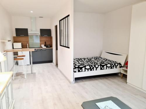 Studio En Centre Ville - carbon neutral hotel in Montlucon