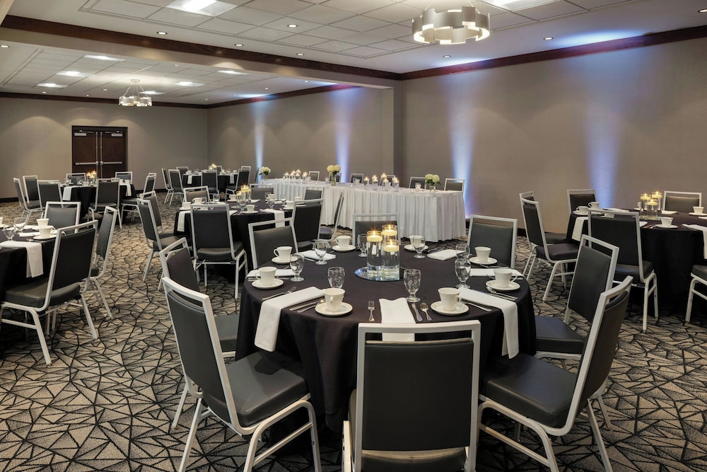 Delta Hotels by Marriott Milwaukee Northwest - photo 26