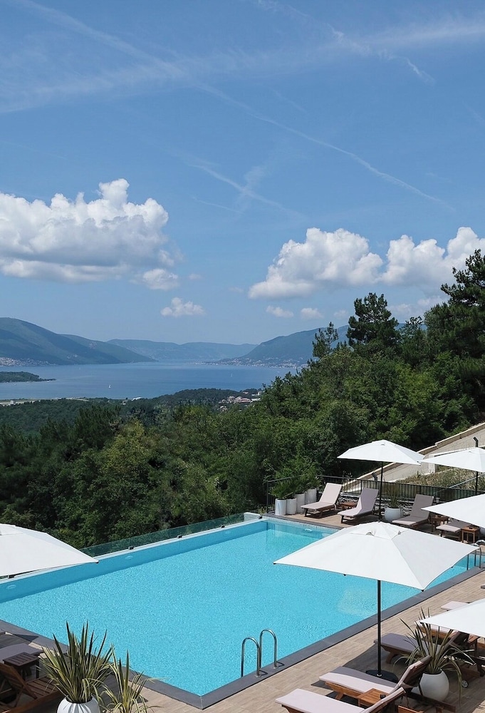 Bayview Hills Luxury Residences — 4-Star Luxury Hotel in Kotor, Montenegro