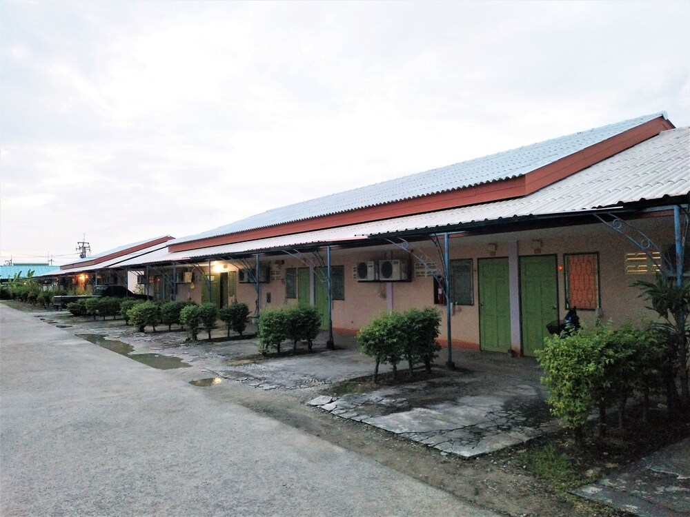 Chuan Chuen Hotel - last minute hotel in Rayong