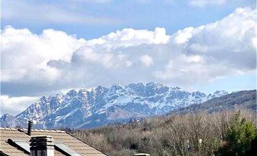 Cozy Apartment With View Laghi E Sentieri — 4-Star Luxury Hotel in Dolzago, Italy