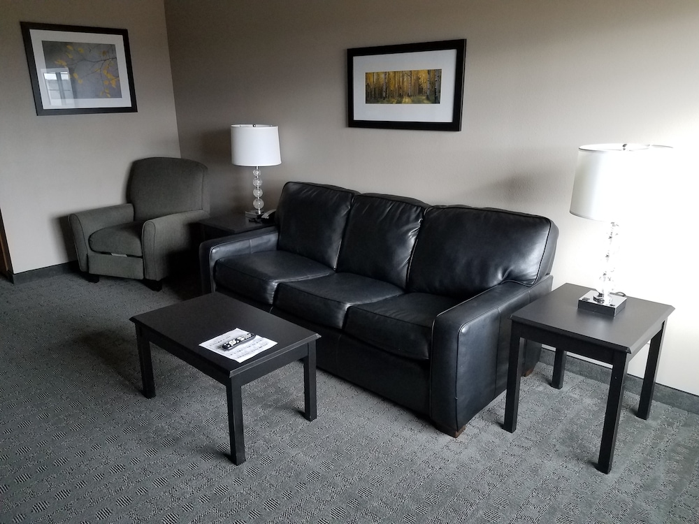 Okoboji Inn & Suites - photo 10