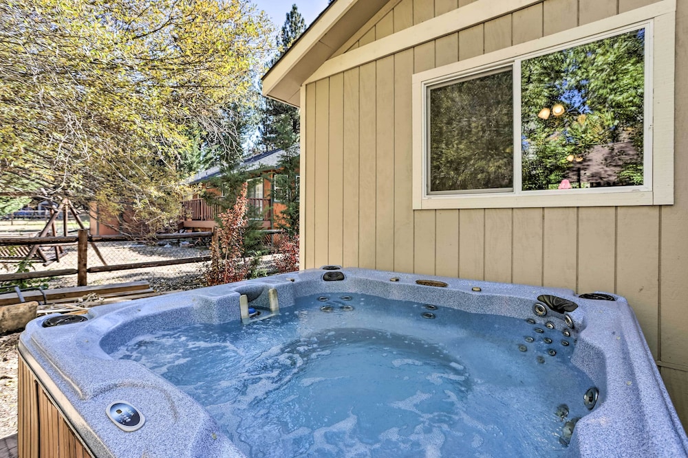 Half mi to Bear Mtn Ski Resort: Cabin w Hot Tub - photo 13