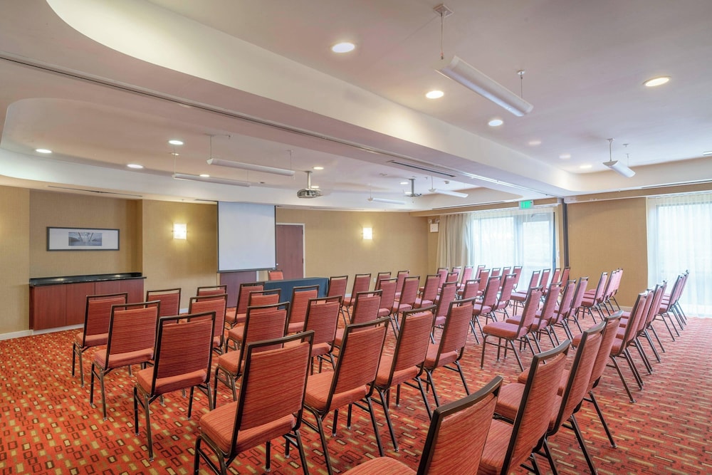 Courtyard by Marriott Salisbury - photo 31