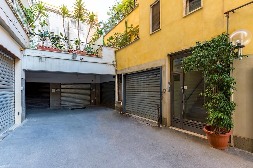 Crispi 36 Cozy Flat And Terrace by Napoliapartments in Naples, Italy