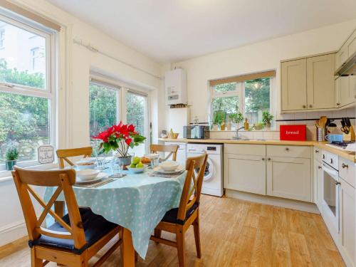 2 Bed in Ventnor 86509 in Ventnor, United Kingdom