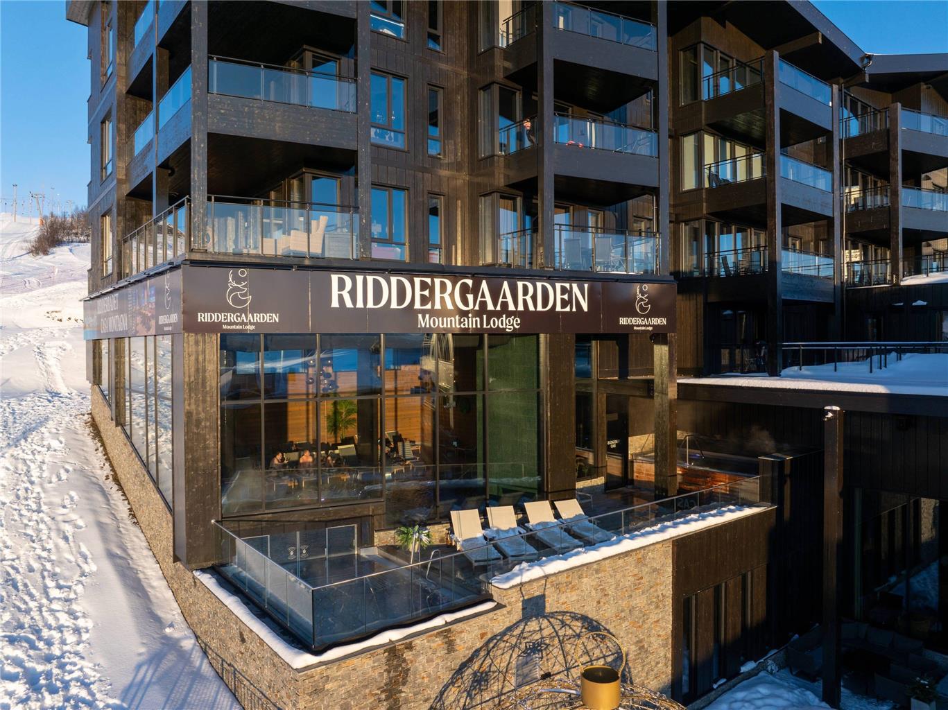 Riddergaarden Leiligheter — 4-Star Luxury Hotel in Heggenes, Norway