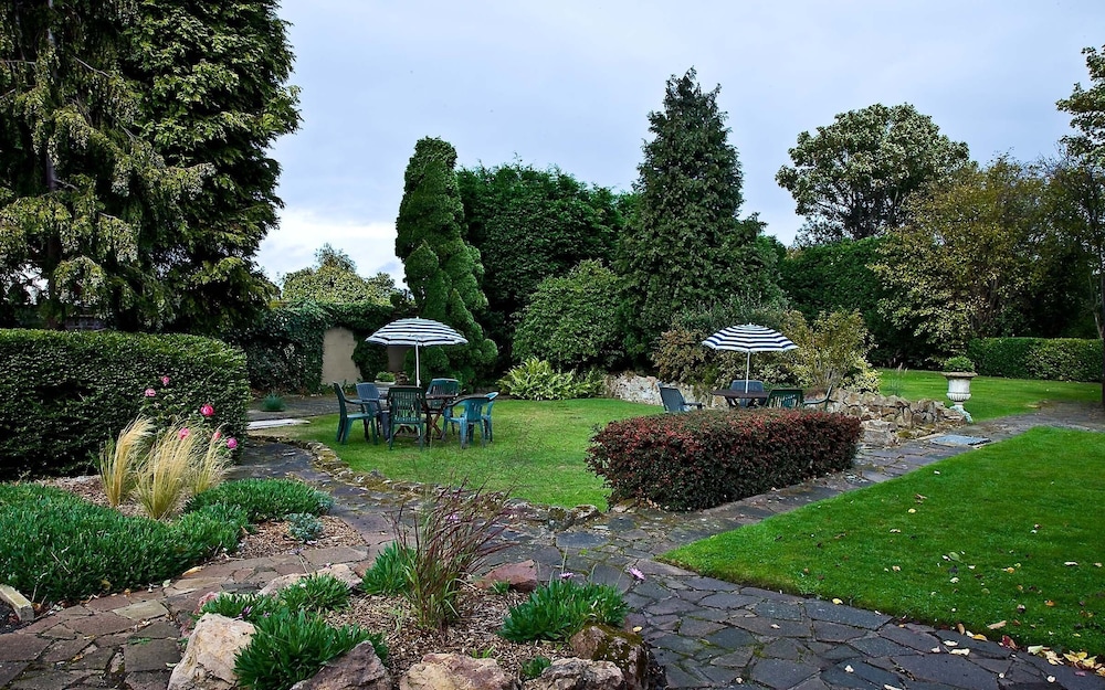 The Cedars Hotel Restaurant — Loughborough