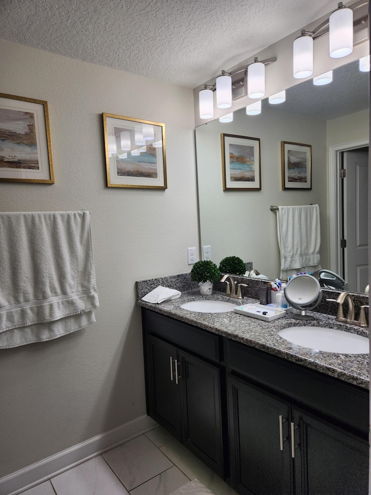 1556 PD Poolside Bliss: Enchanted 4BR Townhome - photo 40