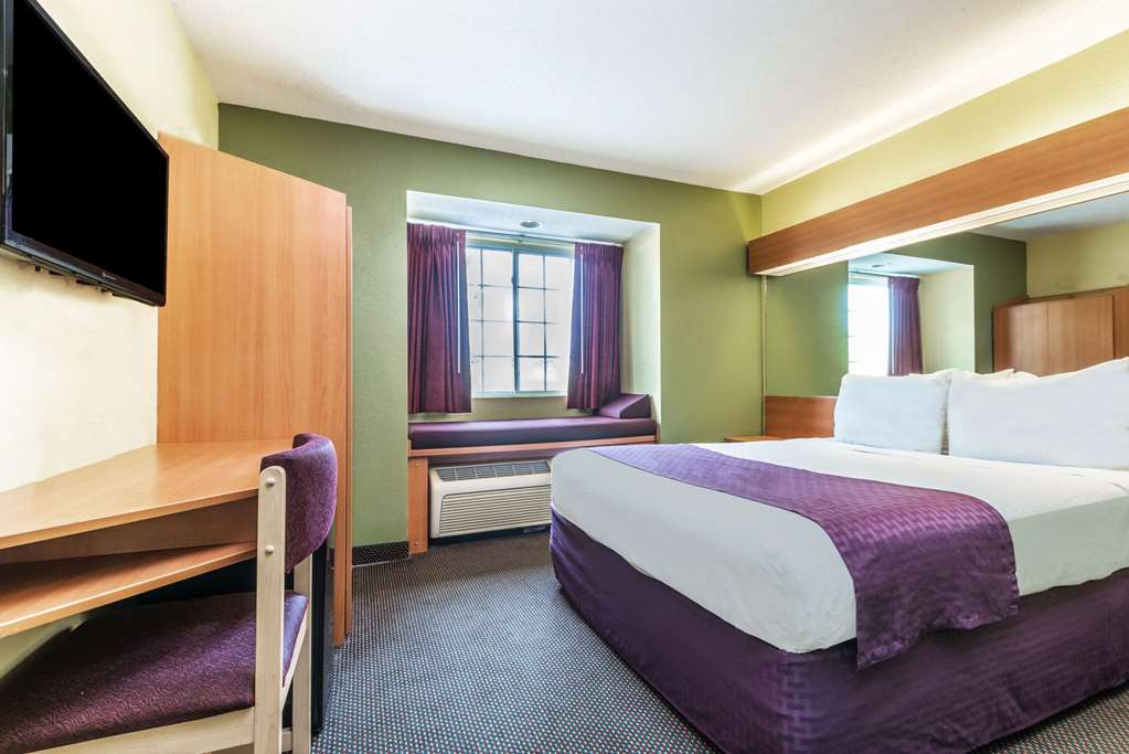 Microtel Inn & Suites by Wyndham Auburn - photo 8
