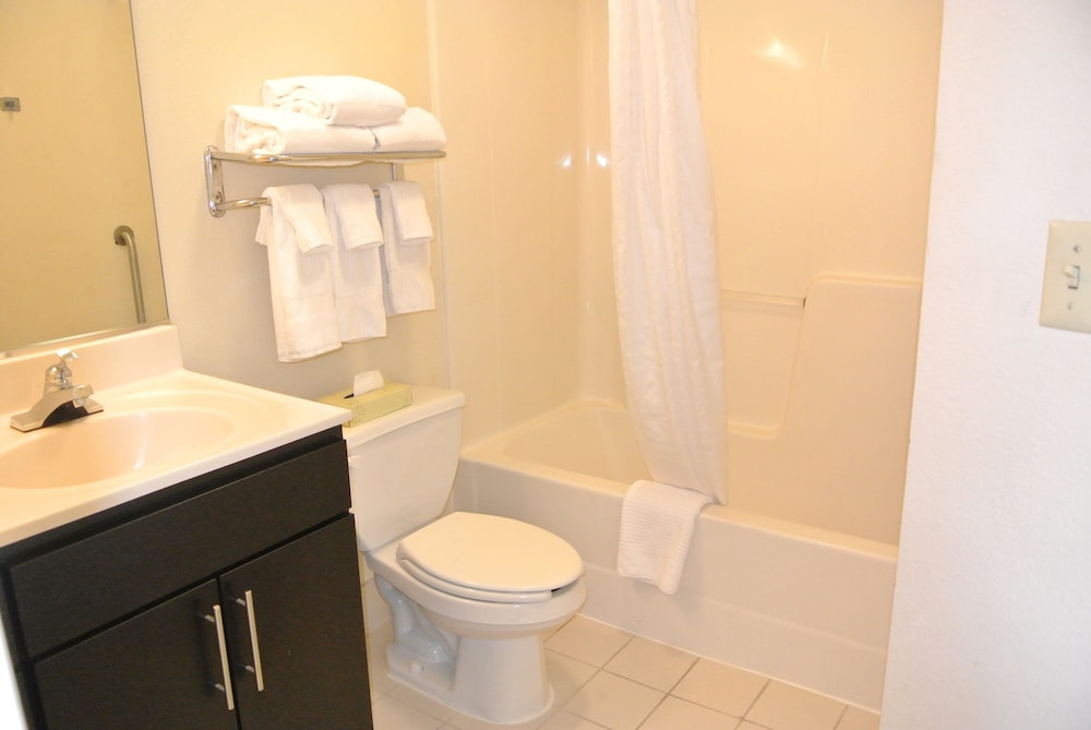 Candlewood Suites Washington Fairfax by IHG - photo 19