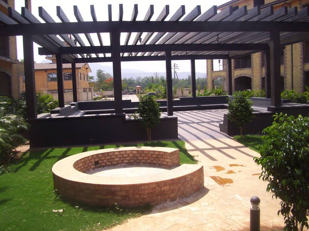 Discover Resorts in Karjat, India