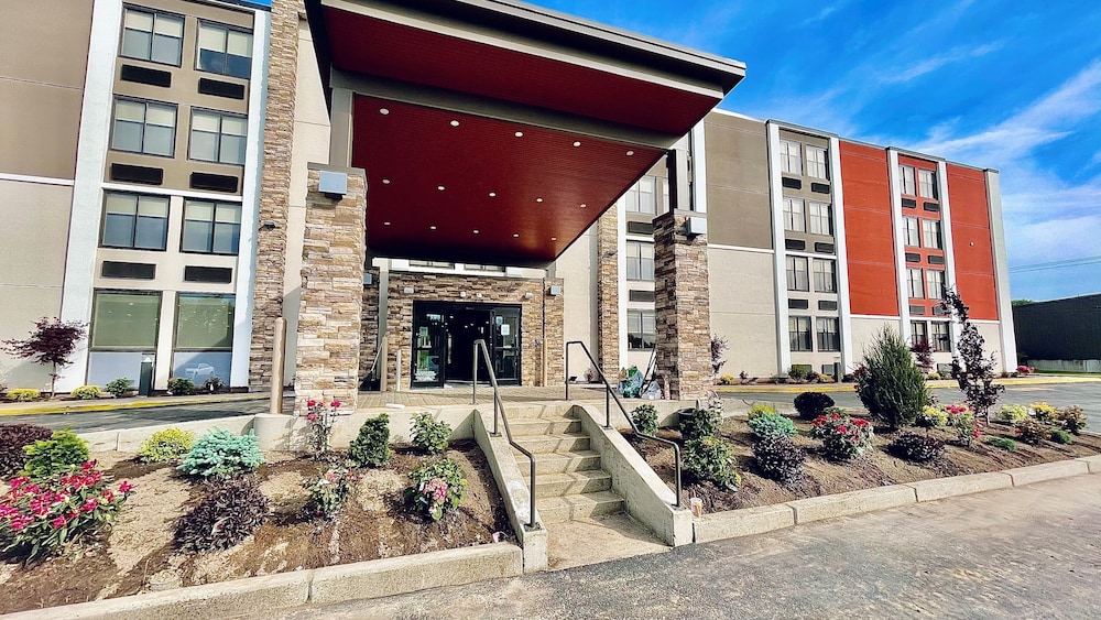 Holiday Inn Express Fall River North by IHG - photo 24