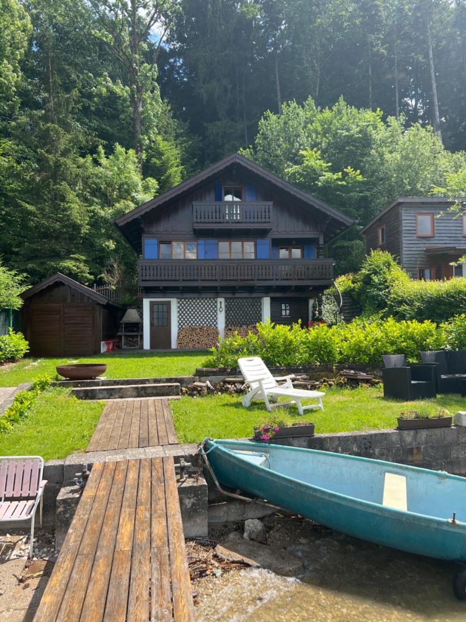 Haus Am See — 4-Star Luxury Hotel in Henndorf Am Wallersee, Austria