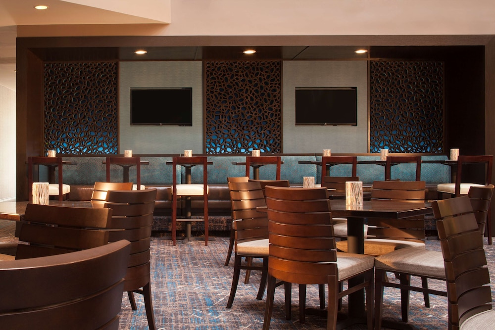 Embassy Suites by Hilton Houston Near the Galleria - photo 30