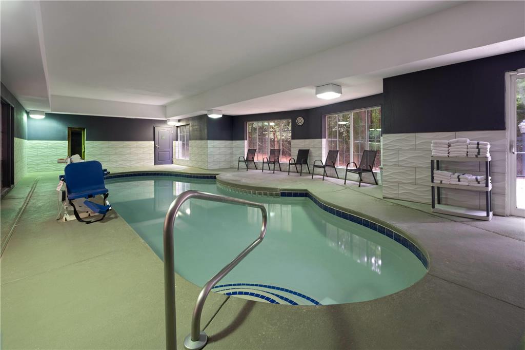 La Quinta Inn & Suites by Wyndham Atlanta Stockbridge - photo 22
