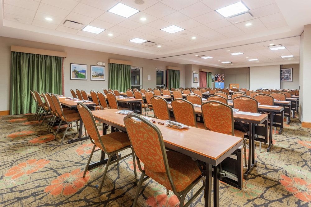 Hilton Garden Inn Chicago Tinley Park - photo 40