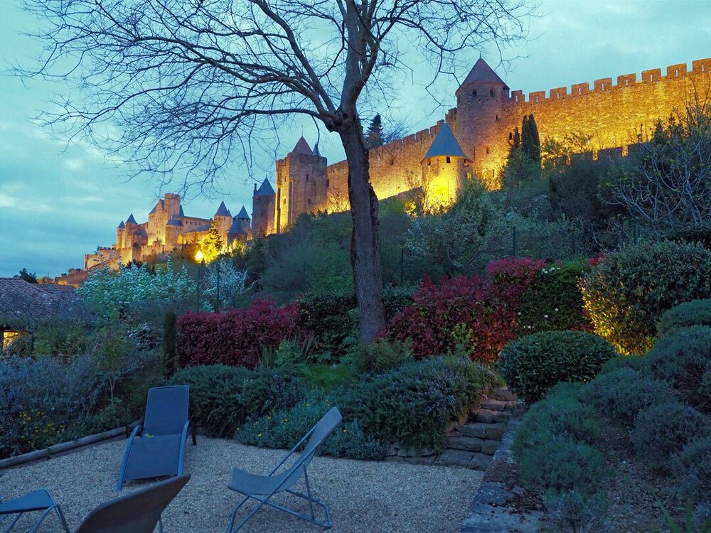Sous les courtines — 4-Star Luxury Hotel in Carcassonne, France