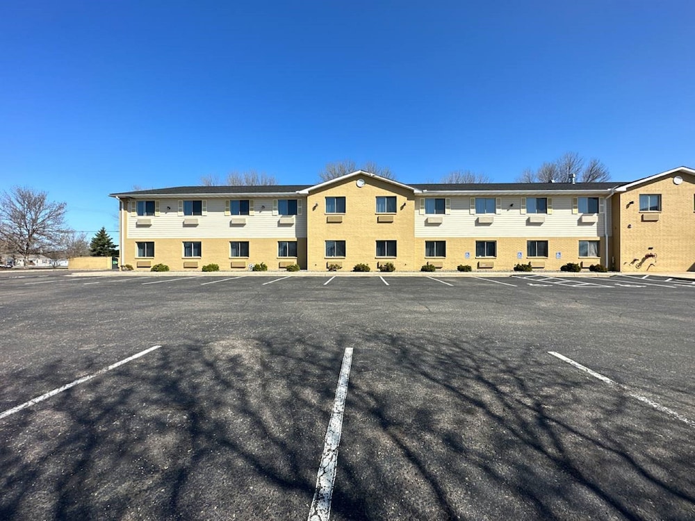 Blaine Town Inn & Suites - photo 35
