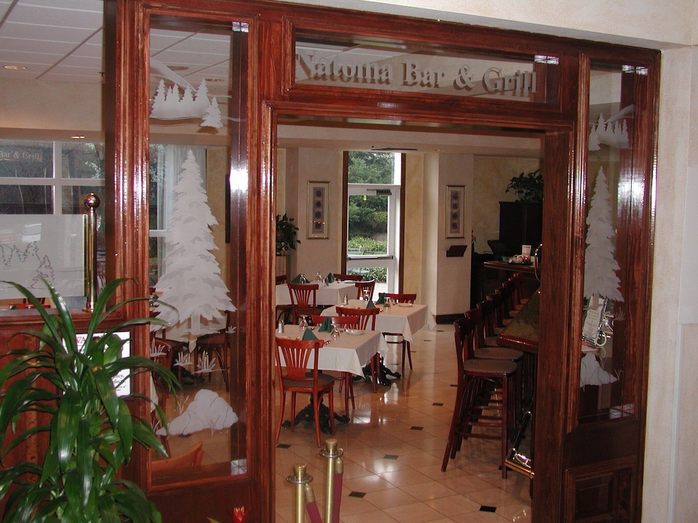 Lake Natoma Inn - photo 17