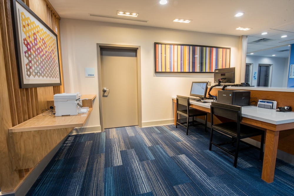 Holiday Inn Express & Suites Lake Charles South Casino Area by IHG - photo 103