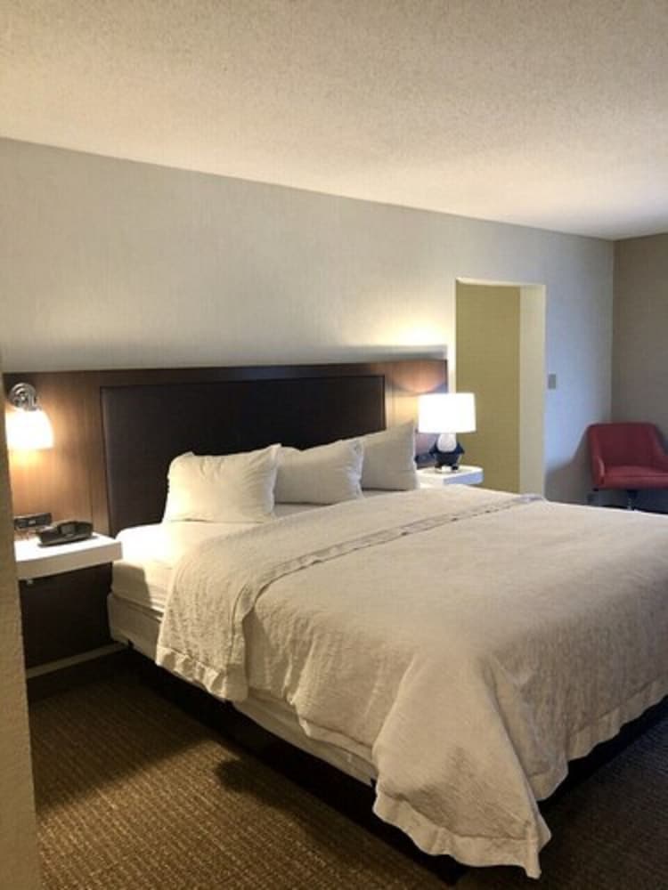 Hampton Inn McHenry - photo 6