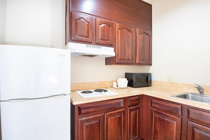 OYO Townhouse Clute Lake Jackson - photo 75