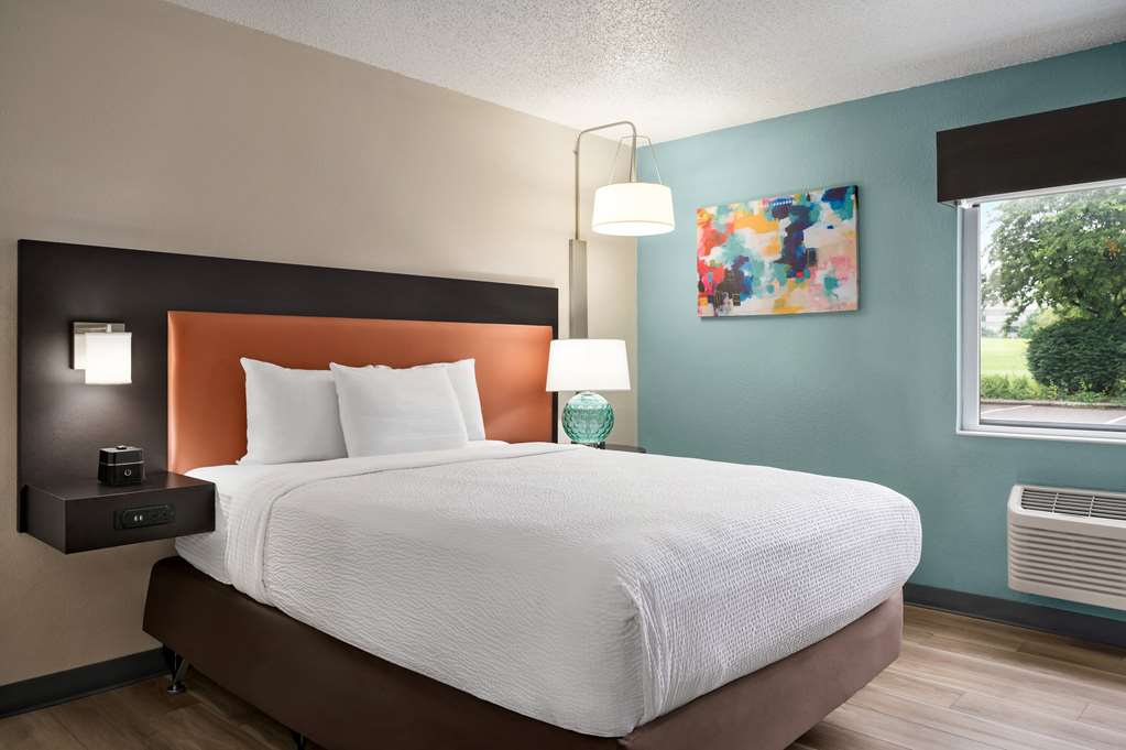 La Quinta Inn by Wyndham Columbus Dublin - photo 25