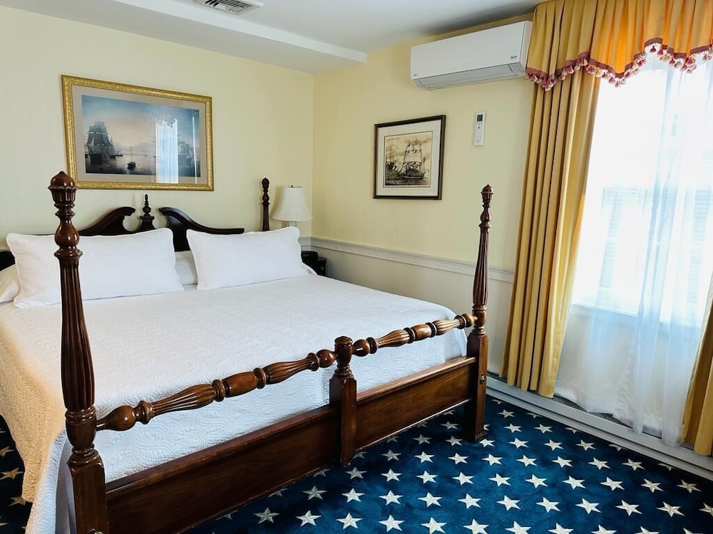 Americas Cup Inn - photo 24