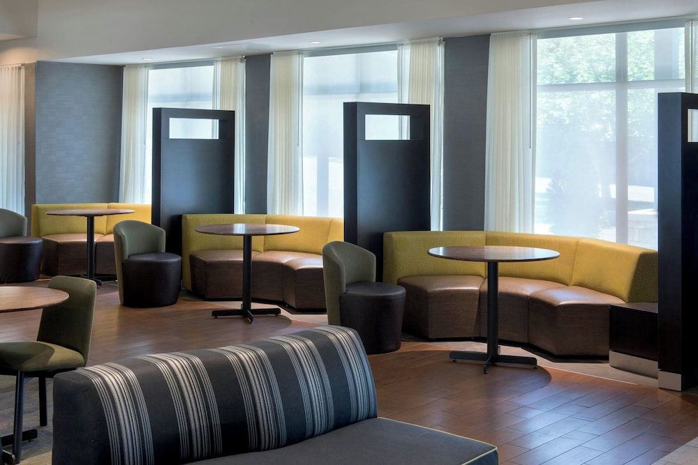 Courtyard by Marriott Norwalk - photo 19