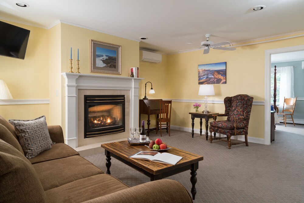 Wolf Cove Inn - photo 26