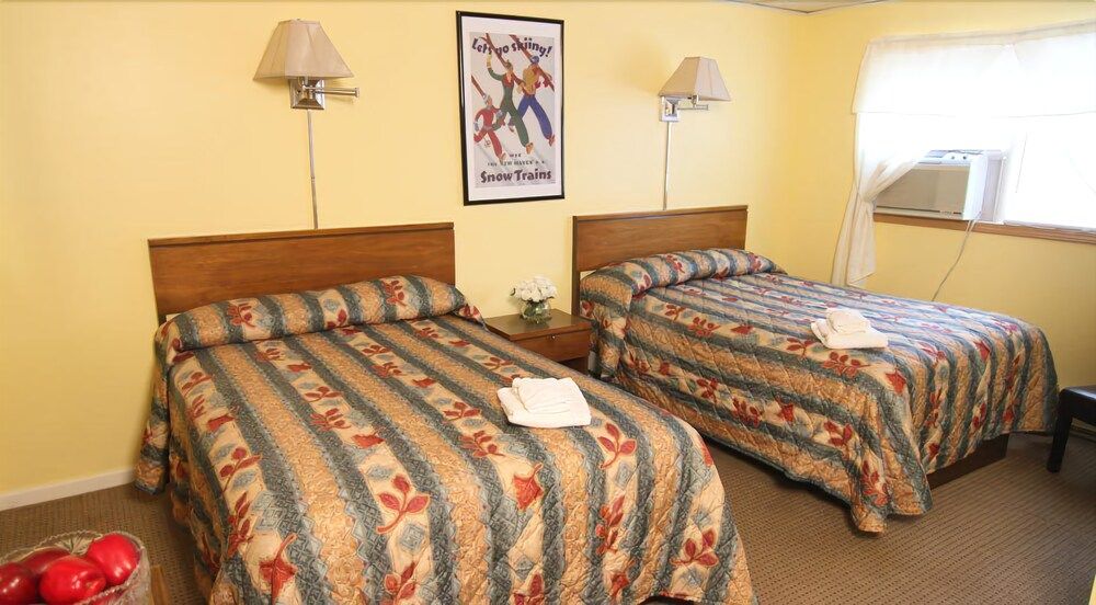 Moore's Motel - photo 8