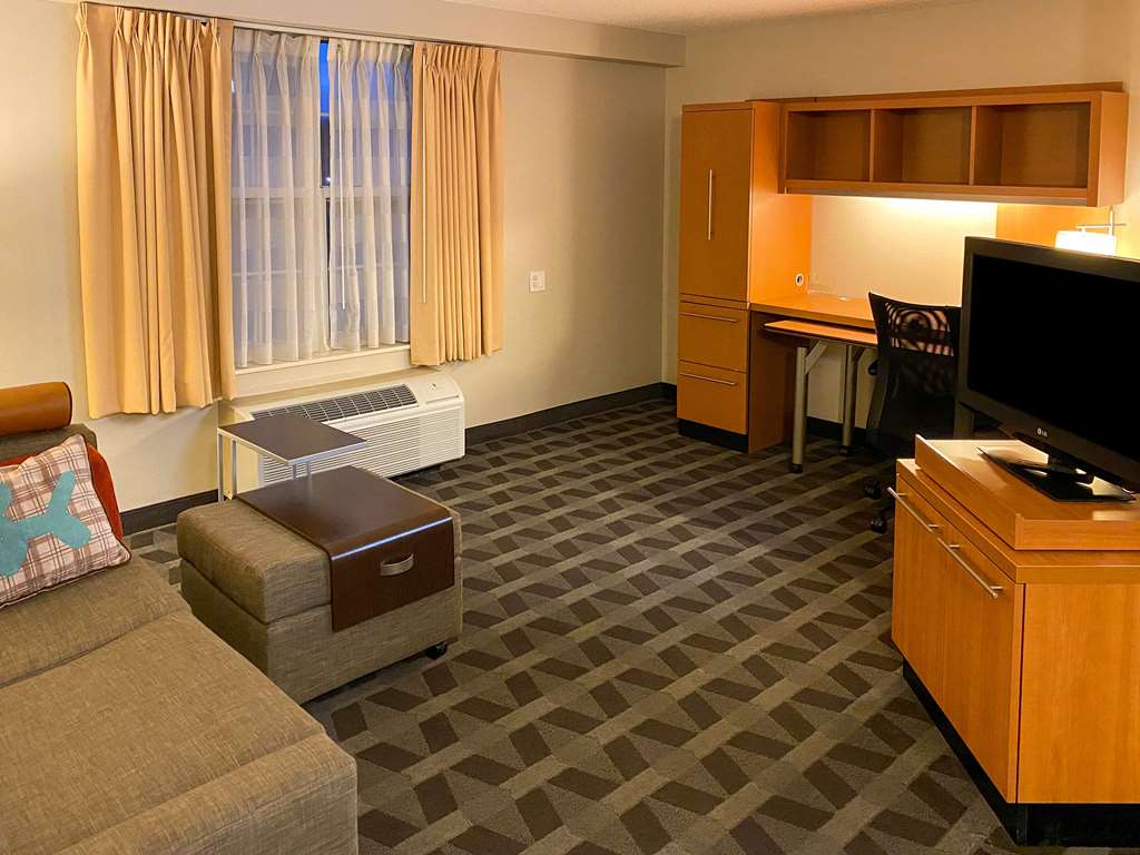 MainStay Suites Middleburg Heights Cleveland Airport - photo 18