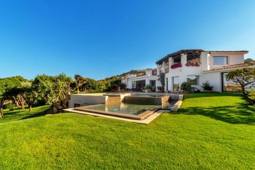 Villa Lusso Porto Cervo Centro Vista Yacht — 4-Star Luxury Hotel in Porto Cervo, Italy