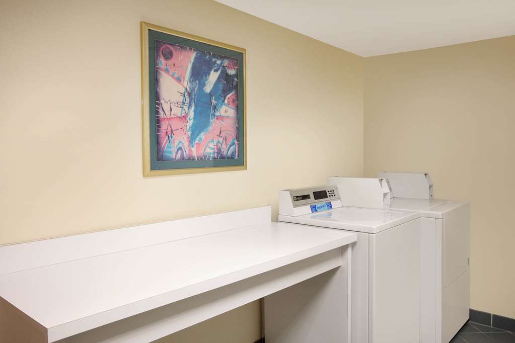 La Quinta Inn & Suites by Wyndham Ocala - photo 28